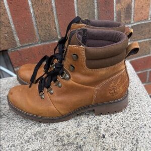 Timberland Women’s Leather Hiking Boots with Ortholite Insoles – Size 6